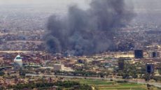 السودان يسلم 30 طفلا للصليب الأحمر بعد ضبطهم فى صفوف قوات “الدعم السريع”