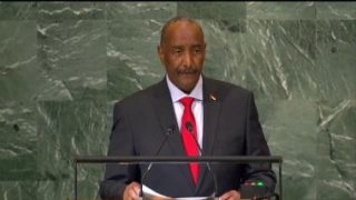 صحيفة سودانية: البرهان يعفي النائب العام من منصبه