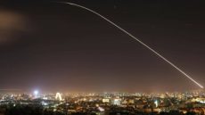 طيران الاحتلال الإسرائيلى يقصف محيط مدينة درعا جنوب سوريا