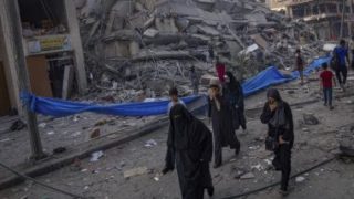 ليلة مرعبة بفلسطين.. أكثر من 400 شهيد في غارات إسرائيلية على غزة خلال 24 ساعة