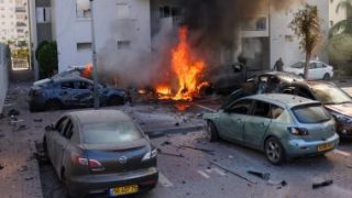 قوات الاحتلال الإسرائيلي تقصف مقرات الدفاع المدنى في غزة