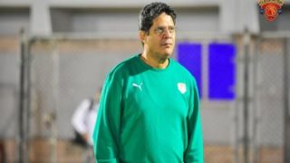 أيمن الرمادى يراقب الأهلى أمام أوراوا اليابانى استعدادا للسوبر المحلى