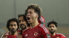 الأهلى ضد الاتحاد.. مناورة استعراض قوة بين خطى وسط الفريقين أمام العالم