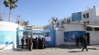 “أونروا”: 300 شخص قتلوا في منشآتها بفعل القصف الإسرائيلي لقطاع غزة