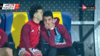 الروح الطيبة تسود الجميع.. 5 صور تجسد حالة الحب داخل غرفة ملابس الأهلى