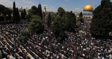 40 ألف مواطن يؤدون صلاتي العشاء والتراويح في المسجد الأقصى