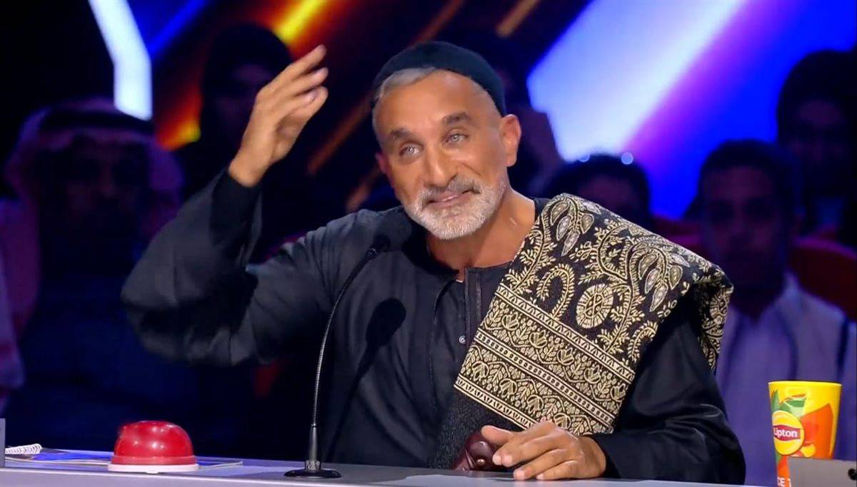 باسم يوسف بالجلابية الصعيدي.. لقطات مثيرة من برنامج المواهب “عرب جوت تالنت”